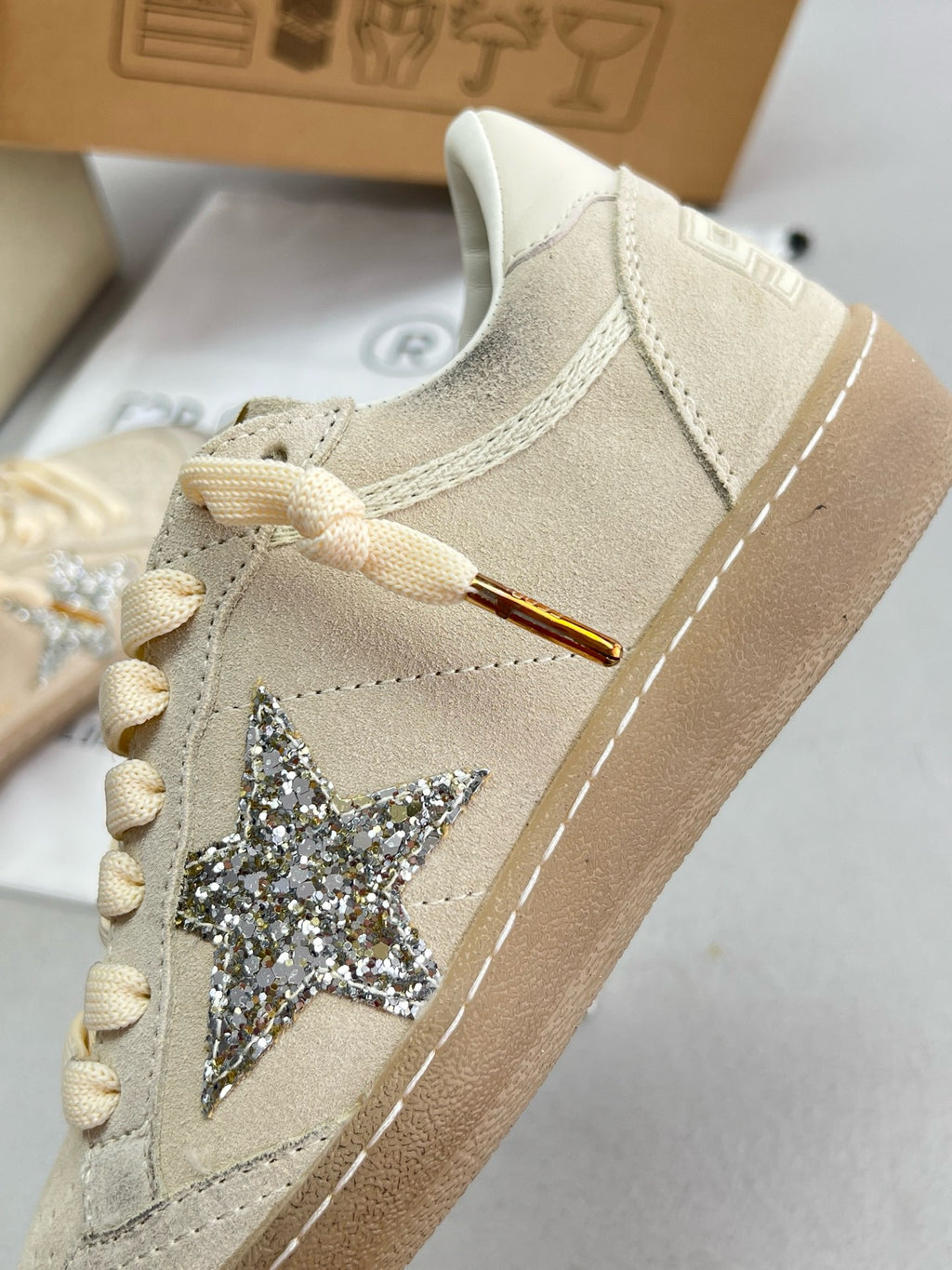 G.G Sneaker 106