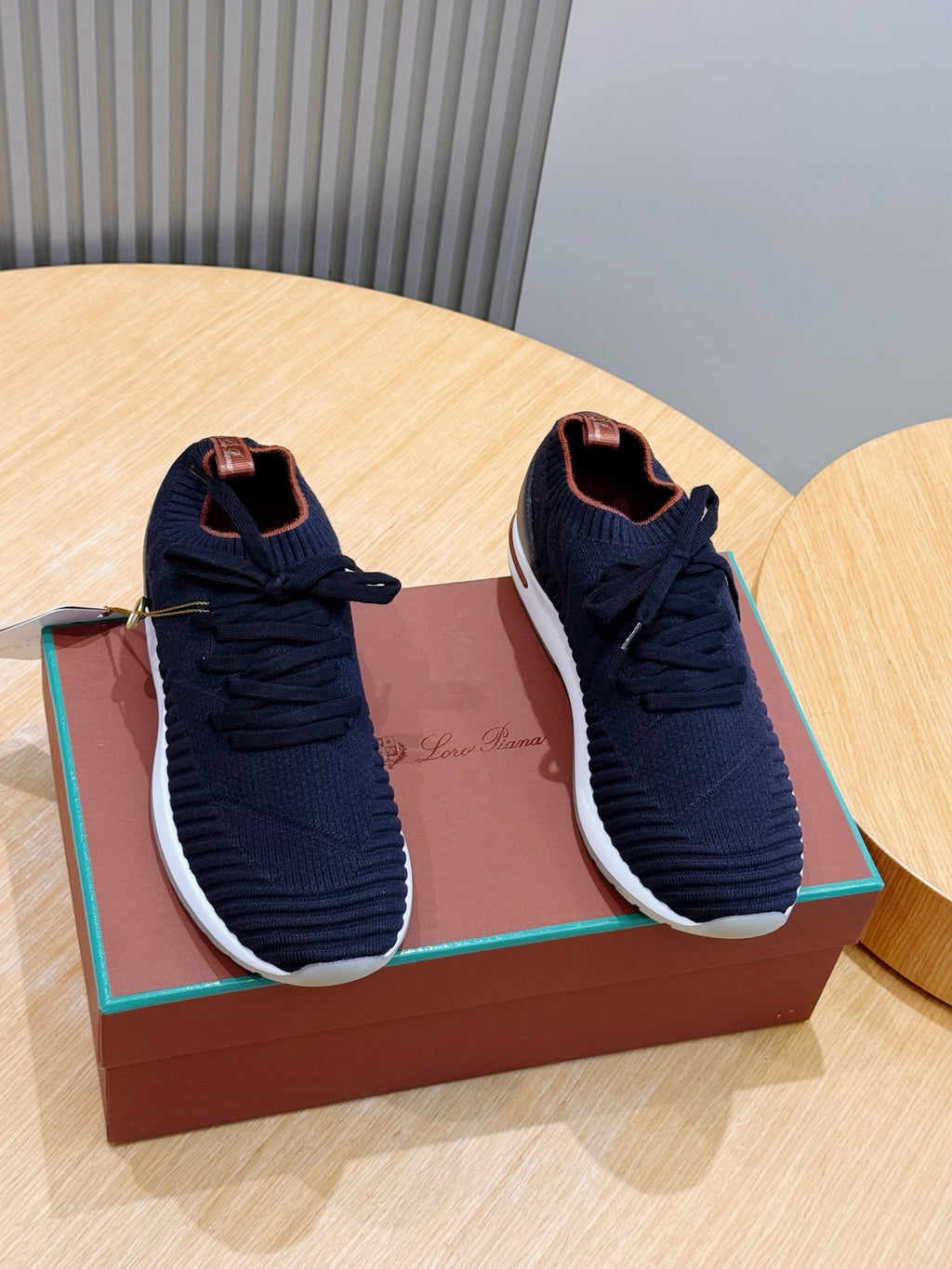 Flexy Walk Sneaker