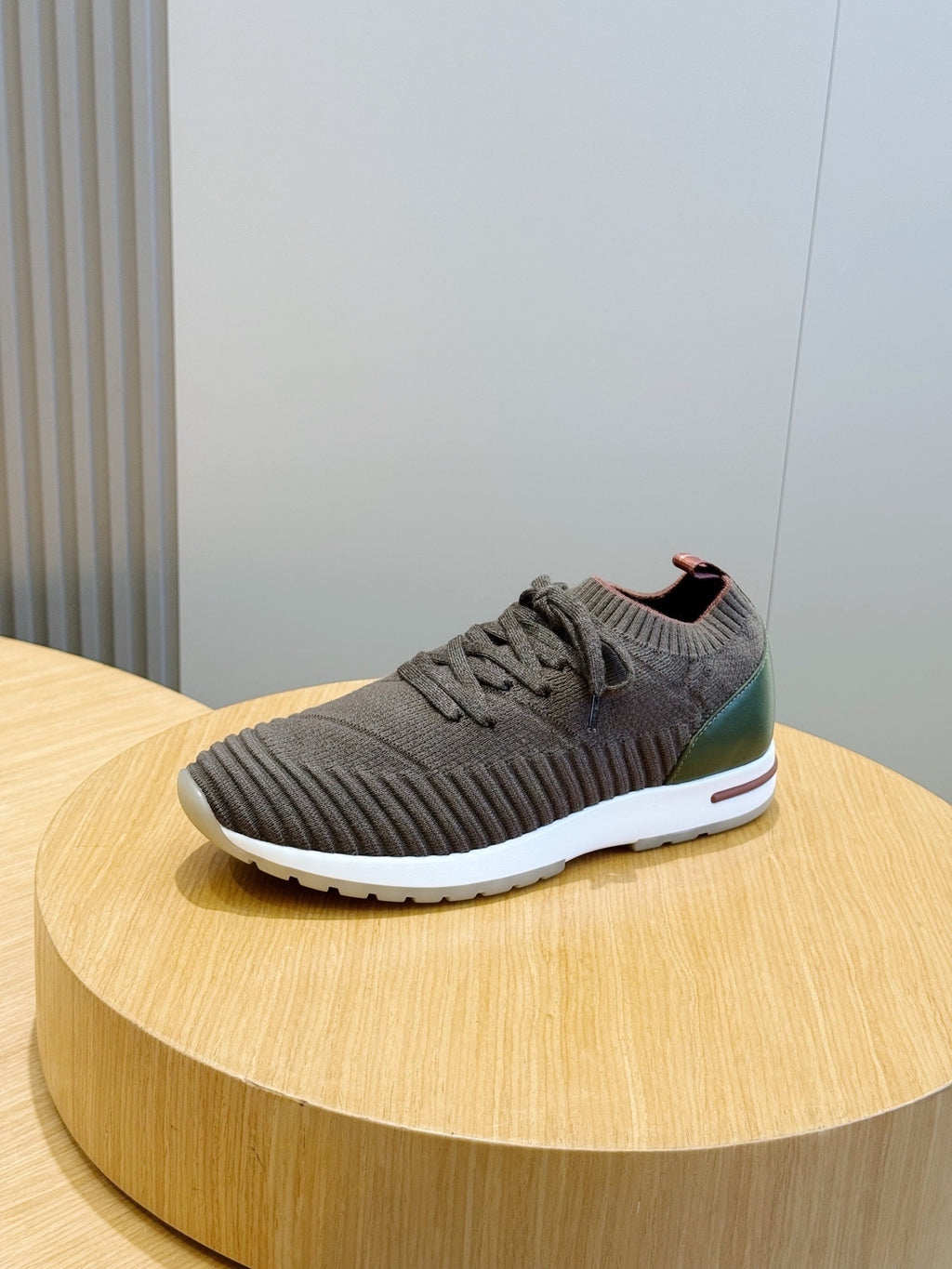 Flexy Walk Sneaker