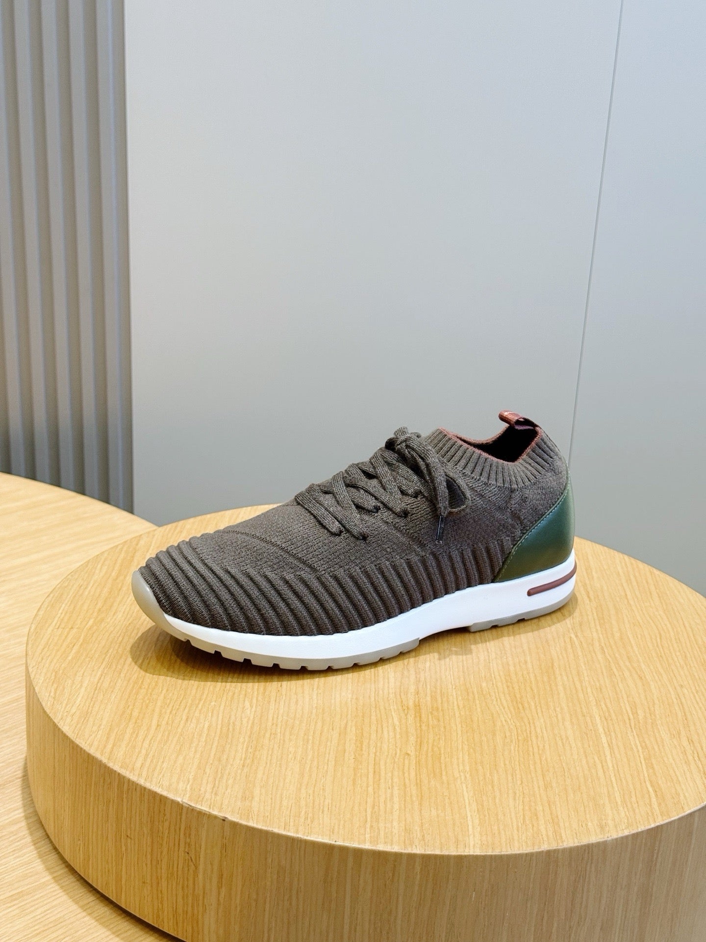 Flexy Walk Sneaker