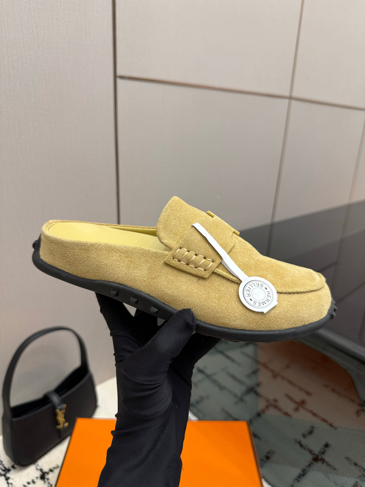 Mule in suede calfskin with iconic "H"