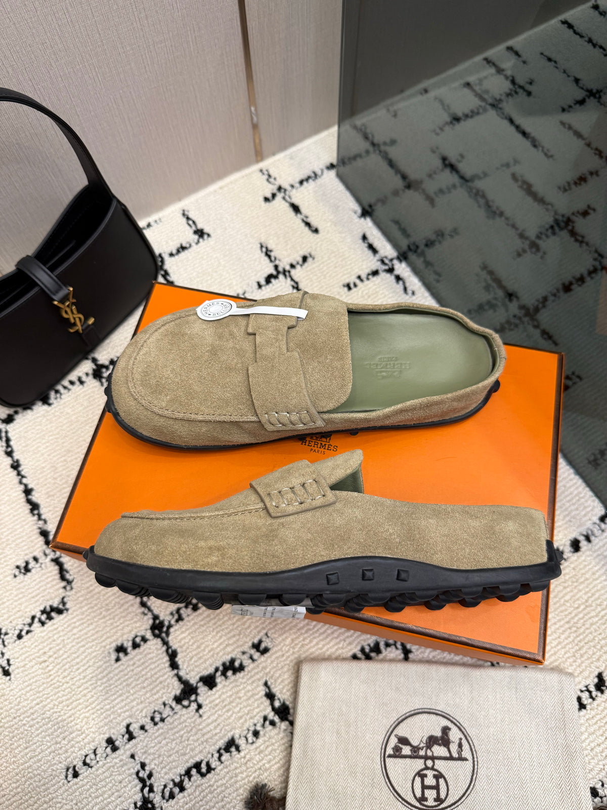 Mule in suede calfskin with iconic "H"