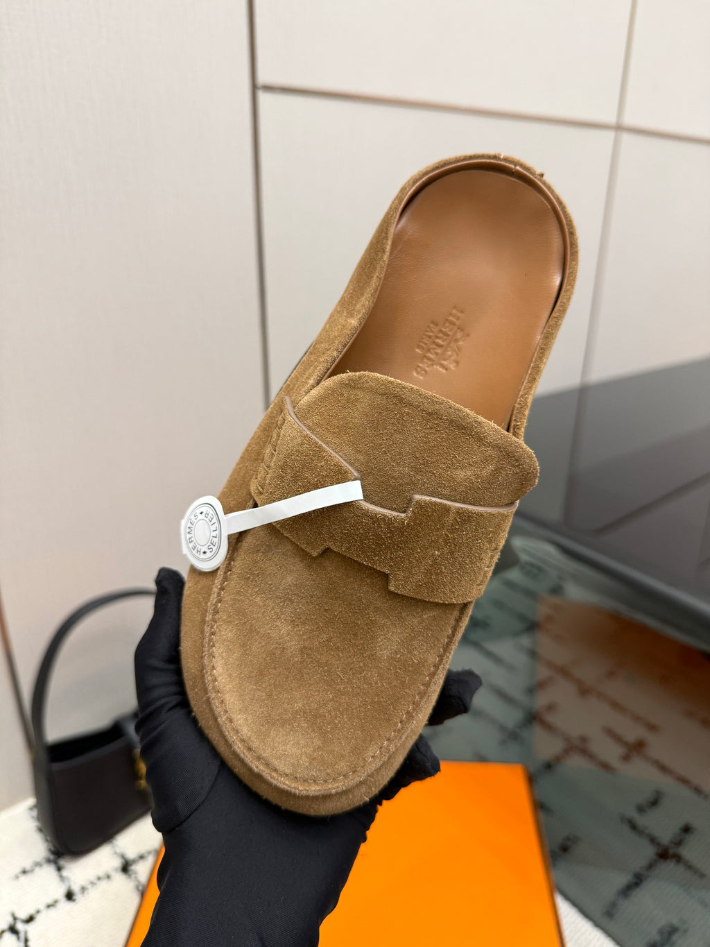 Mule in suede calfskin with iconic "H"