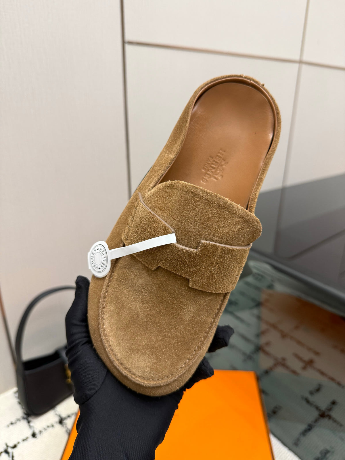 Mule in suede calfskin with iconic "H"