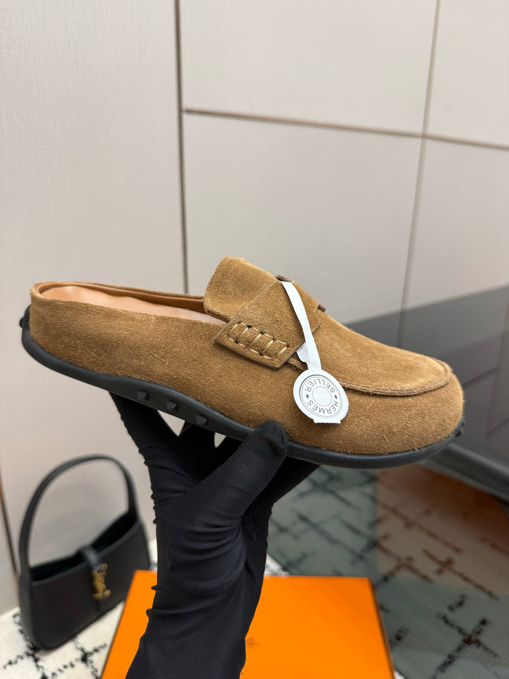 Mule in suede calfskin with iconic "H"