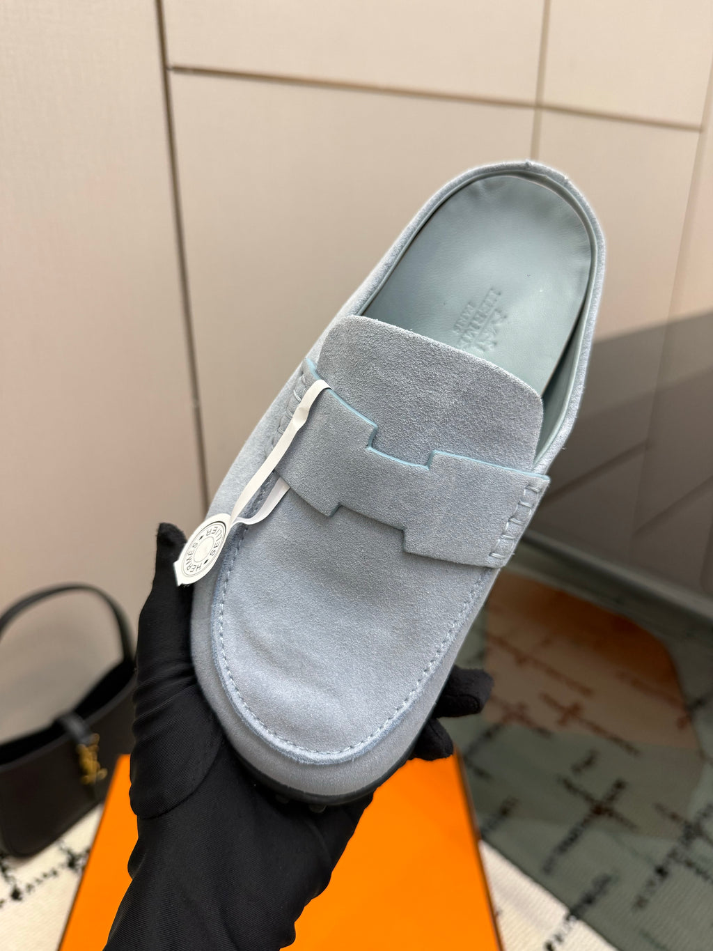Mule in suede calfskin with iconic "H"