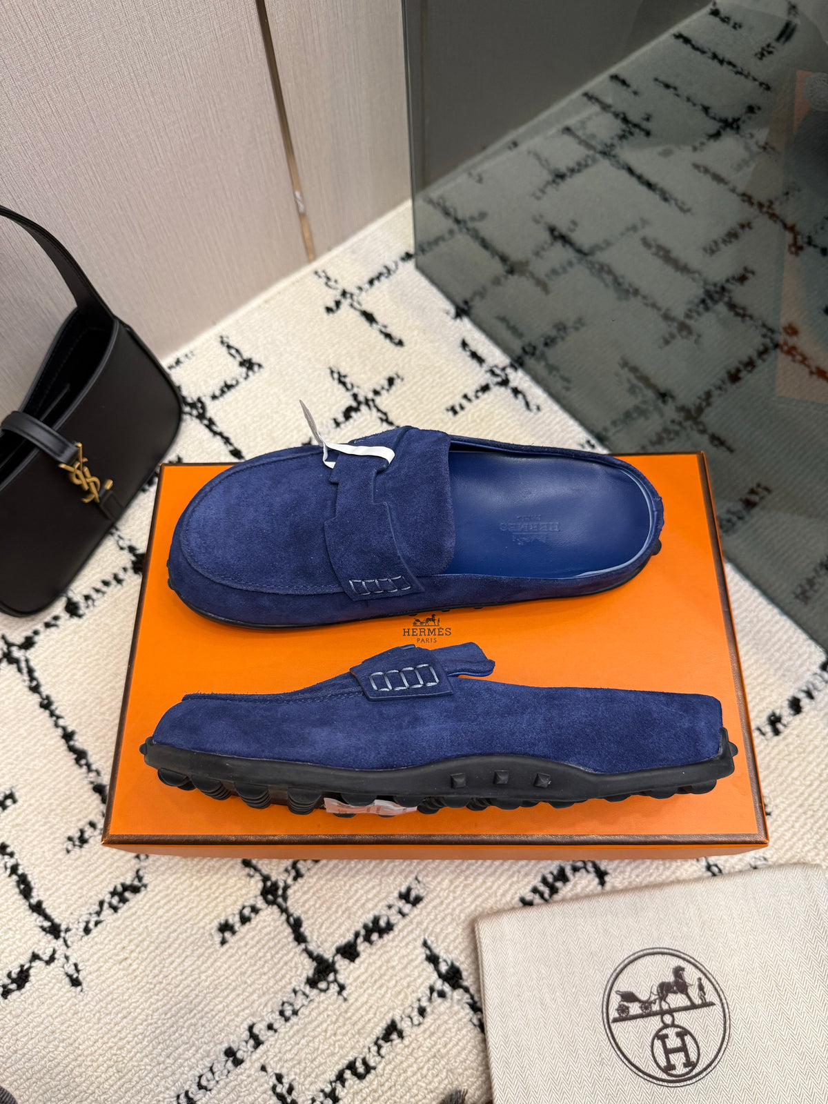 Mule in suede calfskin with iconic "H"