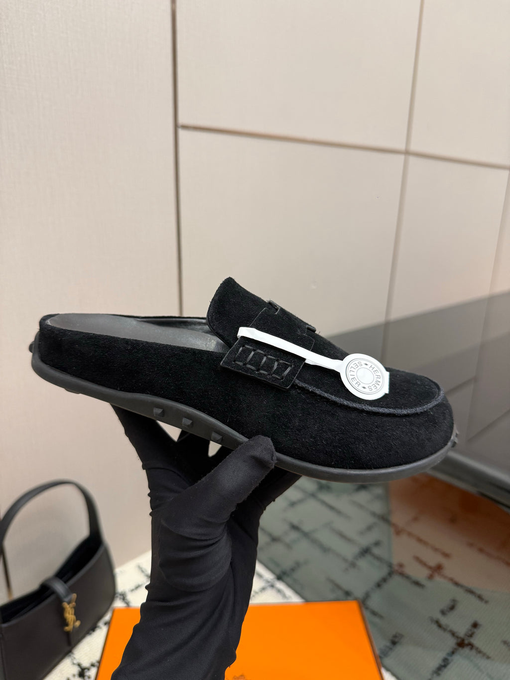 Mule in suede calfskin with iconic "H"