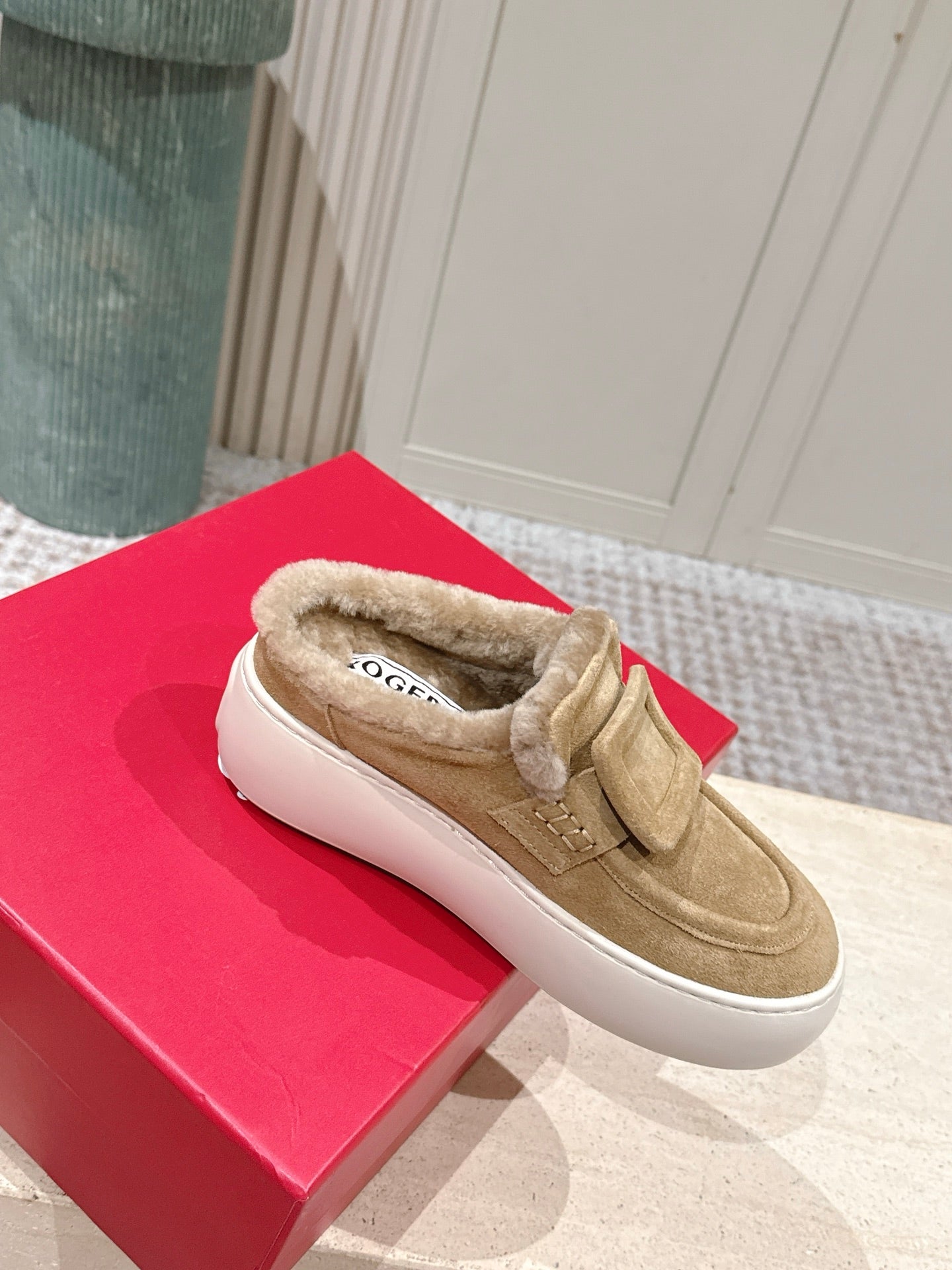 Viv' Up Mules in suede