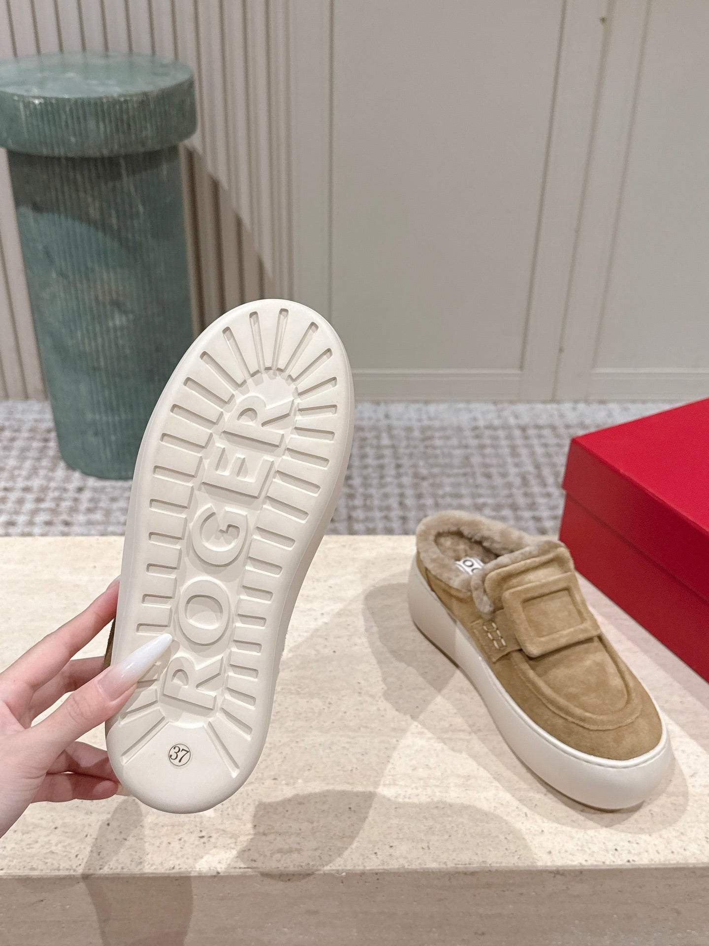Viv' Up Mules in suede