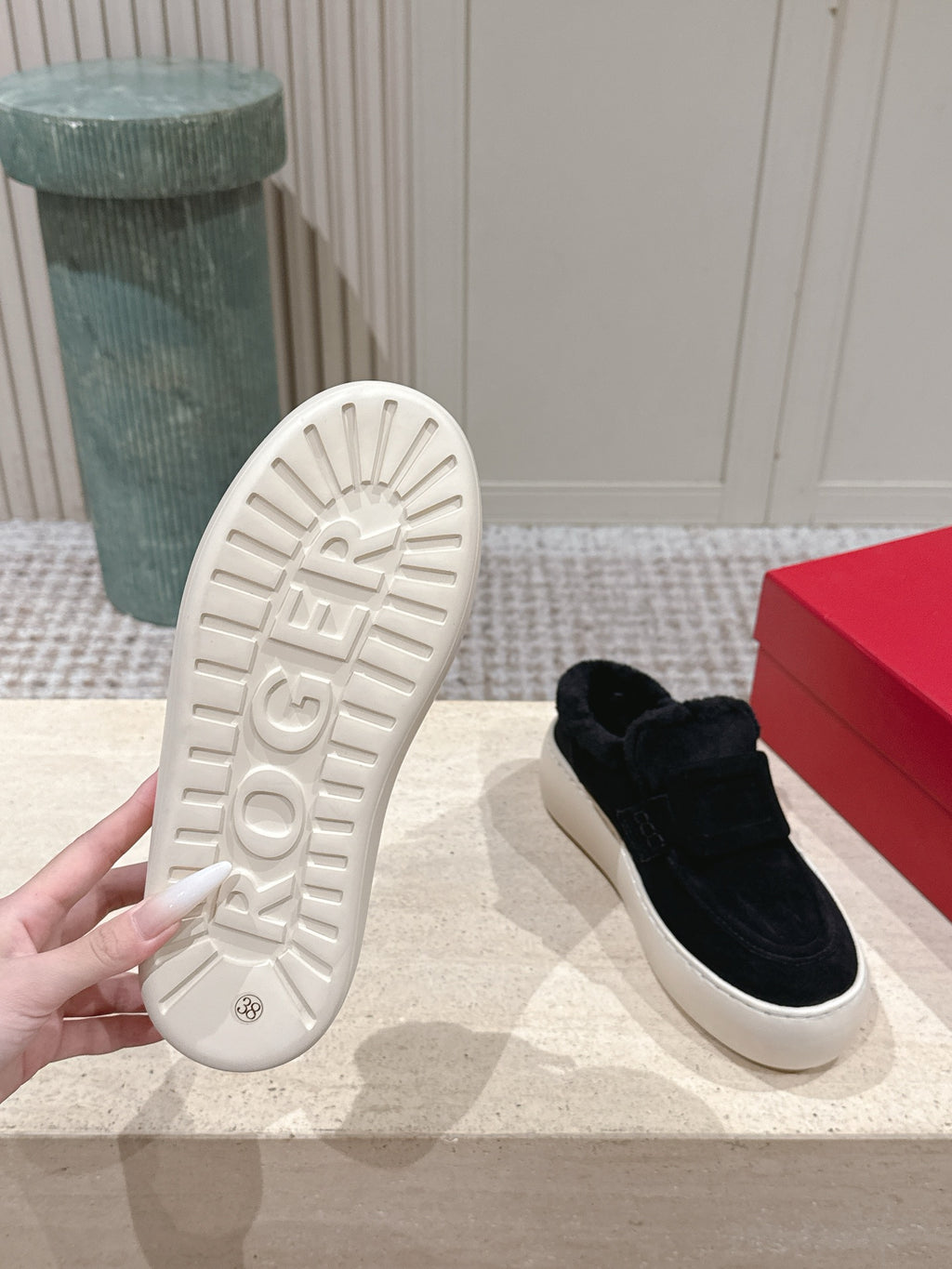 Viv' Up Mules in suede