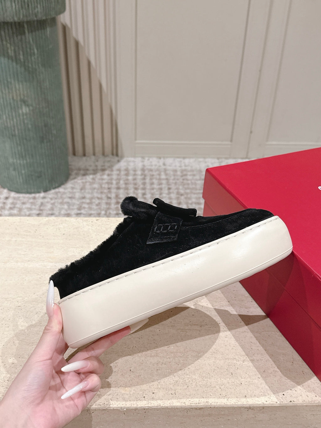 Viv' Up Mules in suede