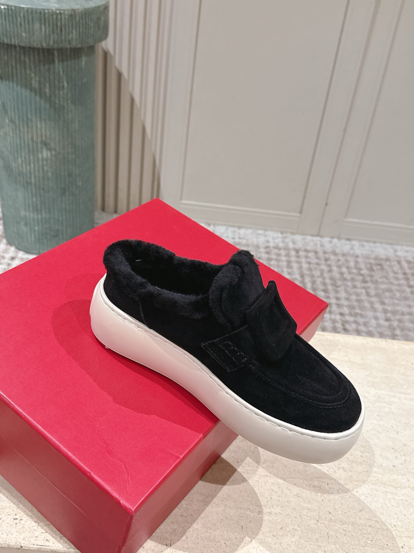 Viv' Up Mules in suede