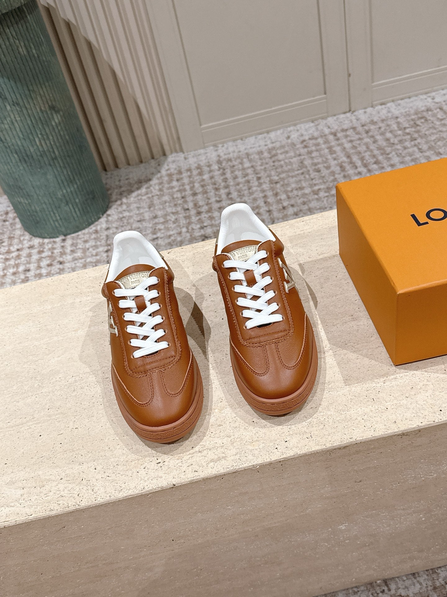 Frontrow Sneaker