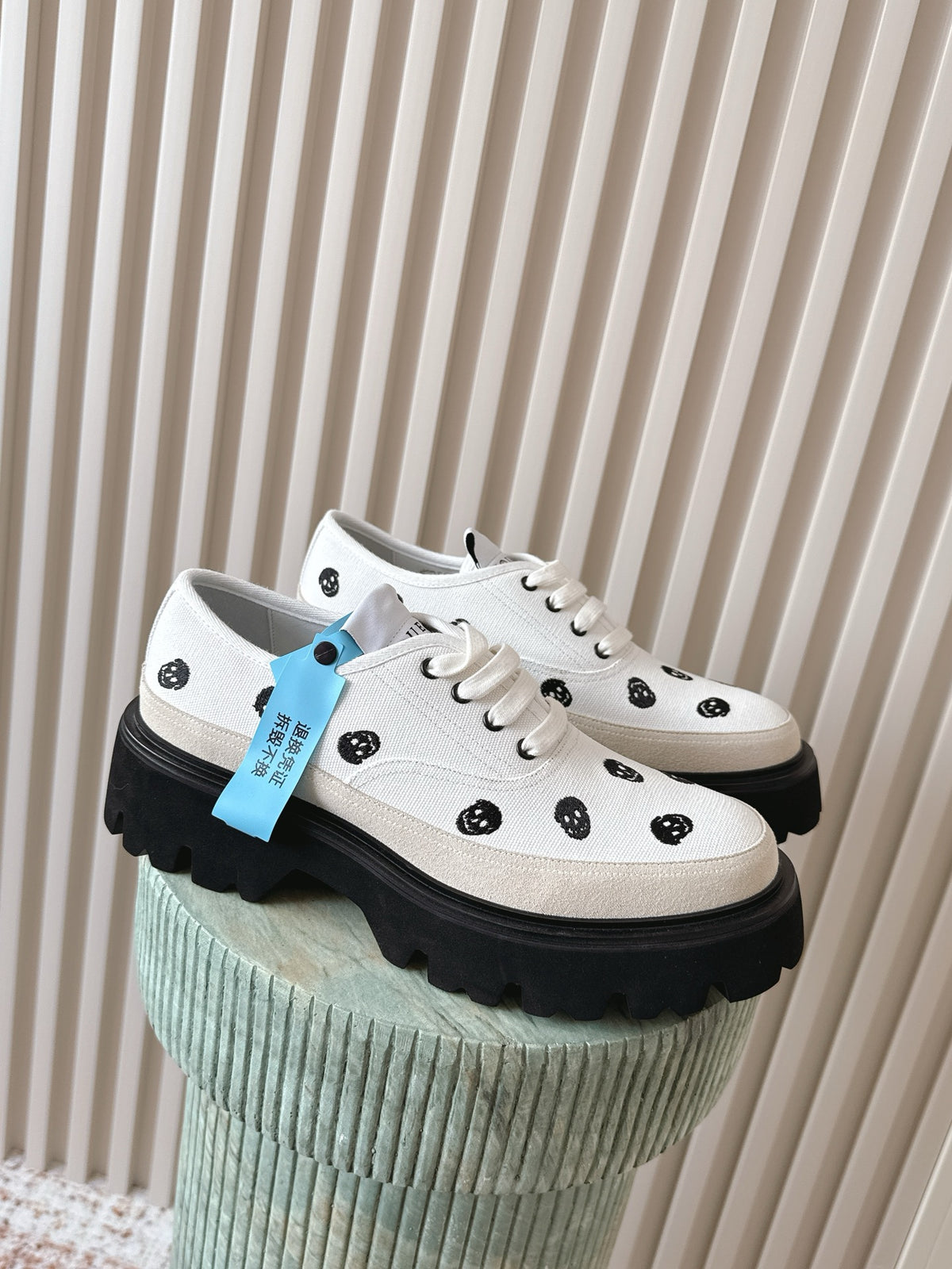 Ollie sneakers