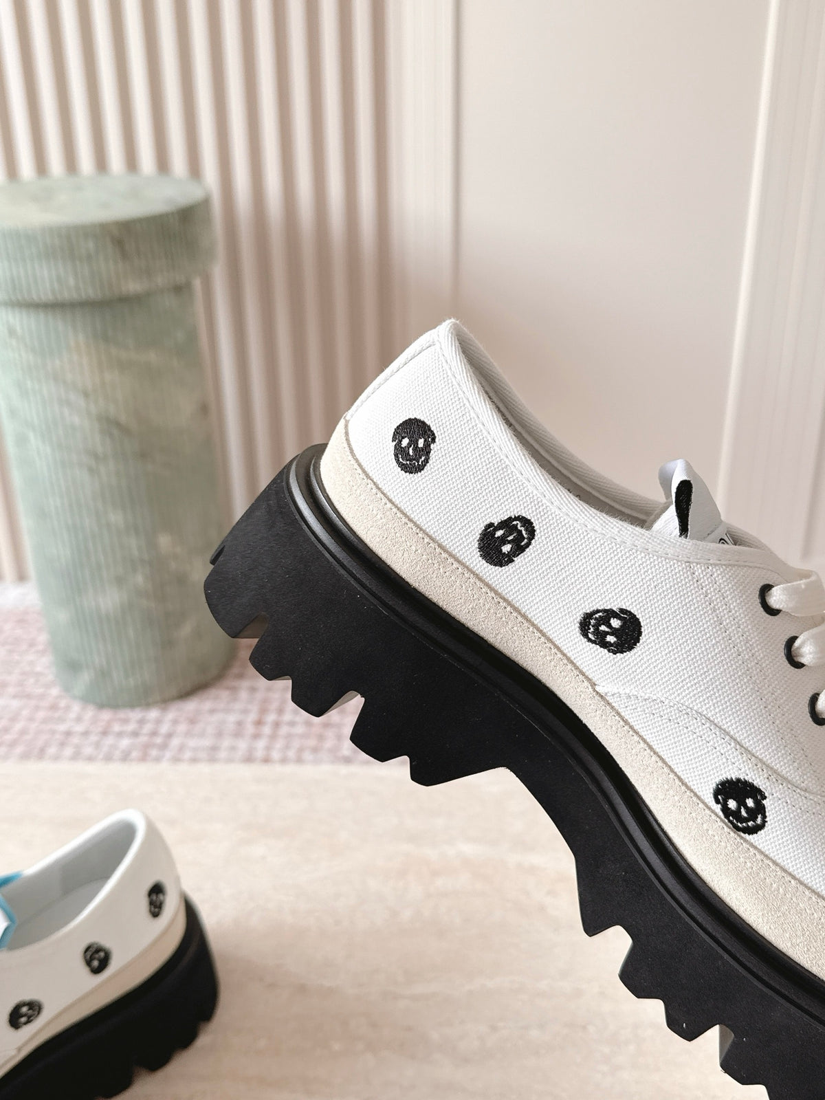 Ollie sneakers