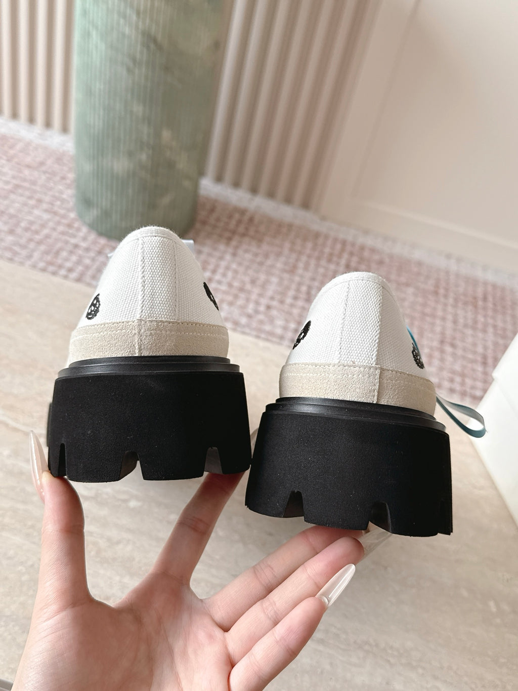 Ollie sneakers