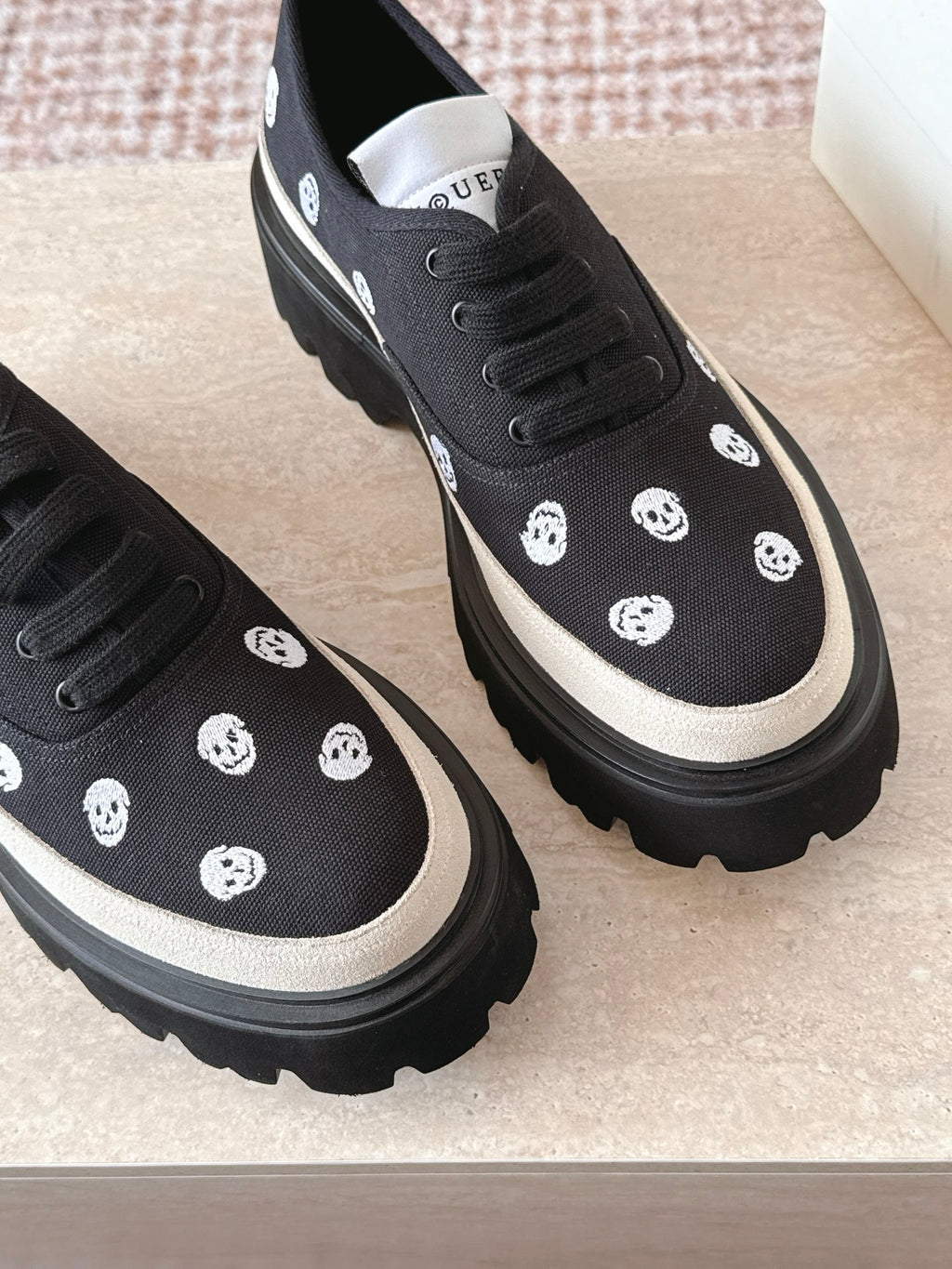Ollie sneakers