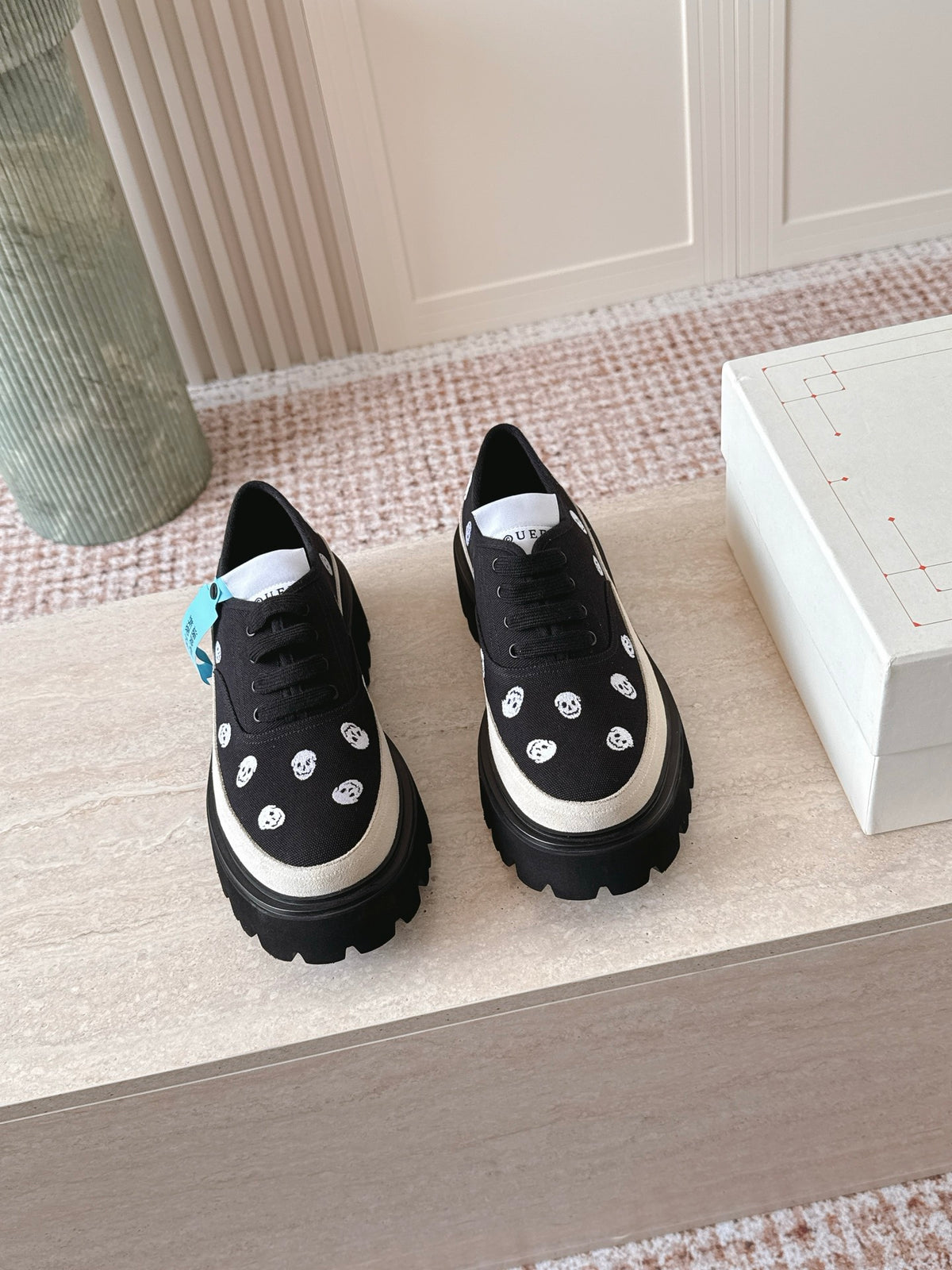 Ollie sneakers