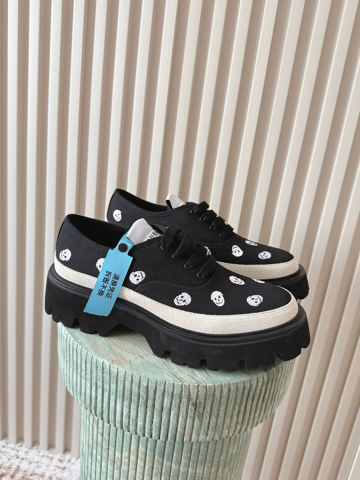 Ollie sneakers