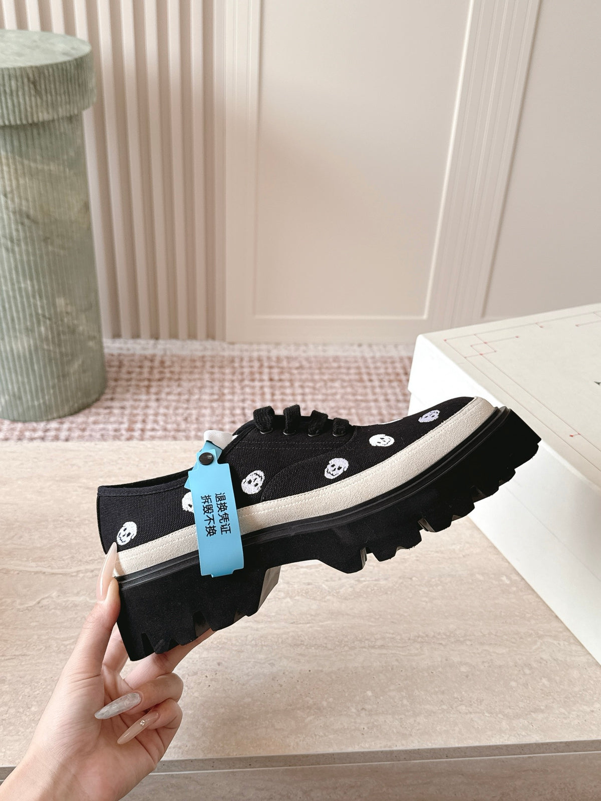 Ollie sneakers