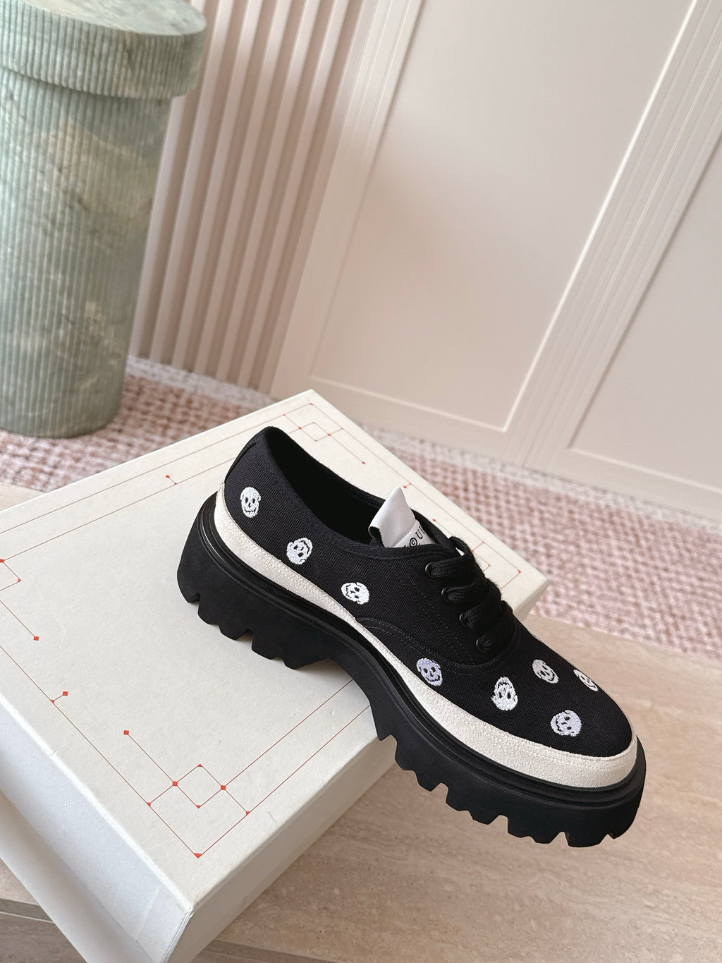Ollie sneakers
