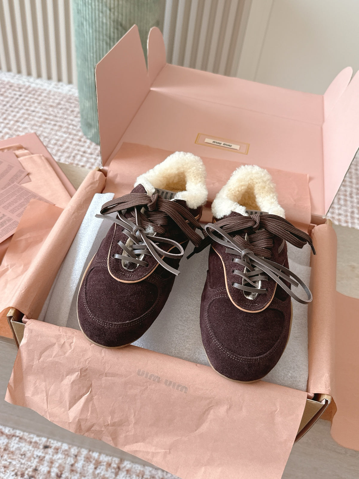 Gymnasium leather-trimmed suede sneakers