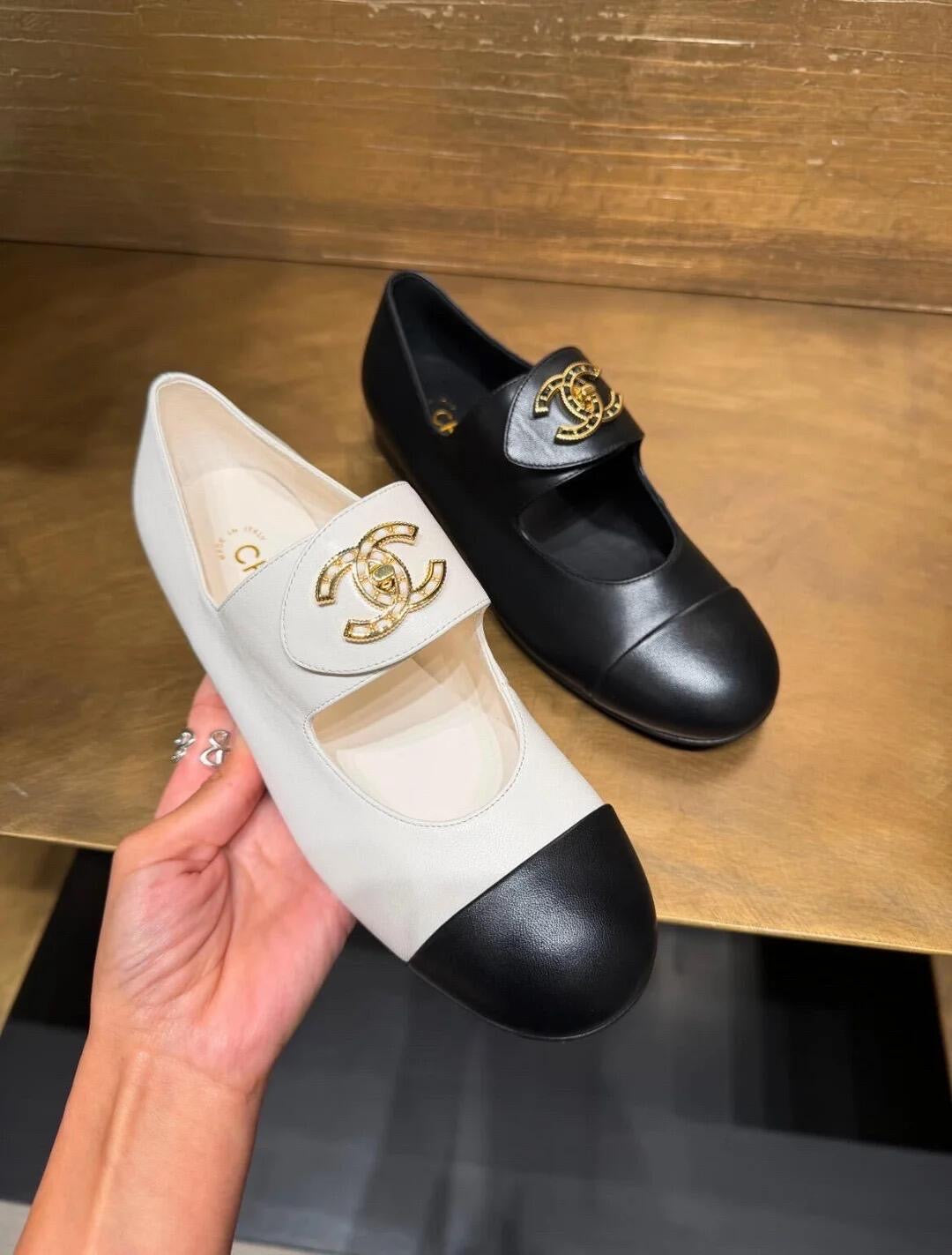 Calfskin Grosgrain Cap Toe Moccasin Loafers